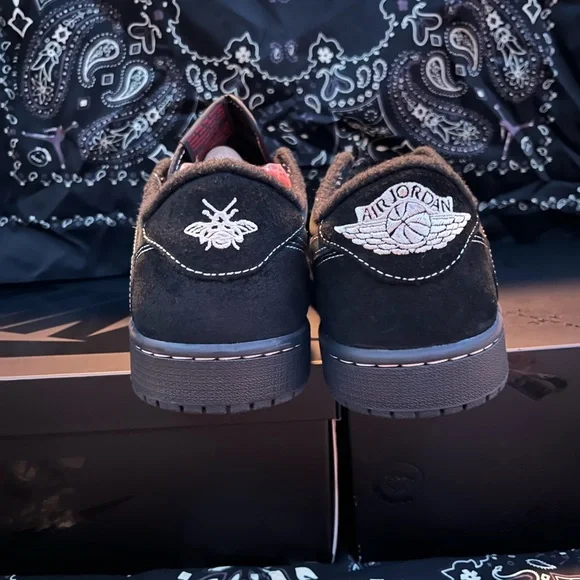 Travis Scott “Black Phantom “ sz 11 DS (with proof of  display picture 3